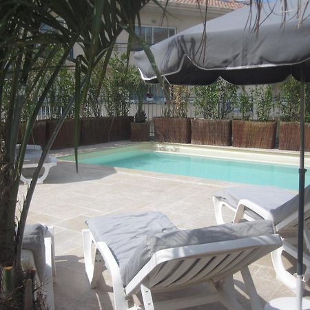 Brit Hotel Confort Le Revest Sainte-Maxime Luaran gambar