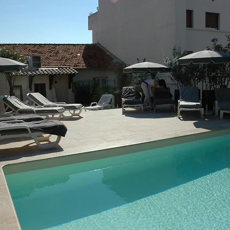 Brit Hotel Confort Le Revest Sainte-Maxime Luaran gambar
