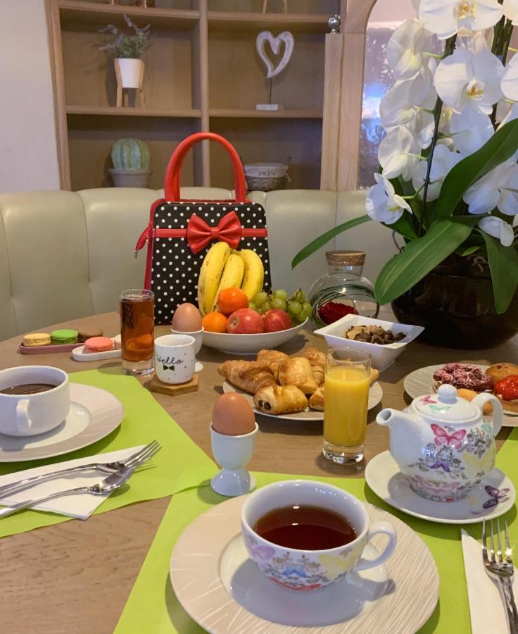 Brit Hotel Confort Le Revest Sainte-Maxime Luaran gambar