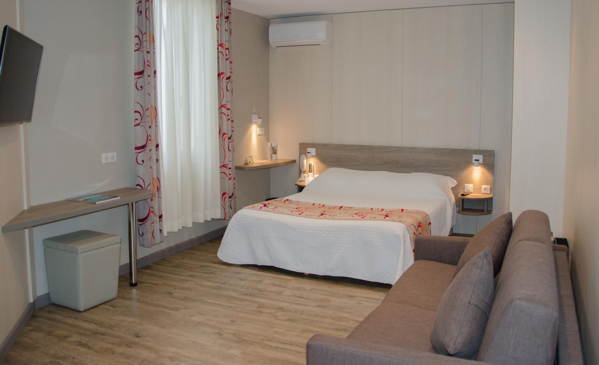 Brit Hotel Confort Le Revest Sainte-Maxime Luaran gambar