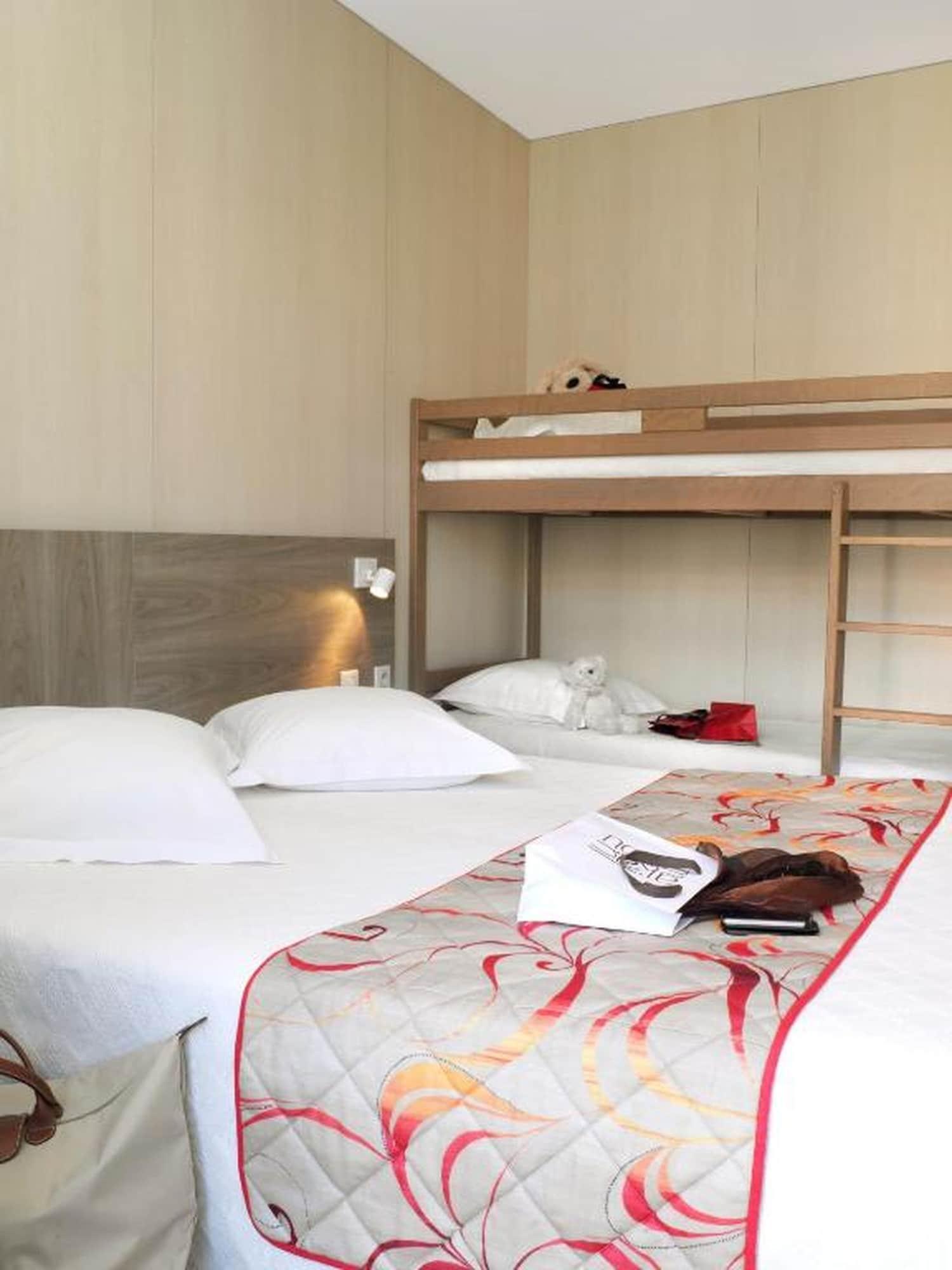 Brit Hotel Confort Le Revest Sainte-Maxime Luaran gambar