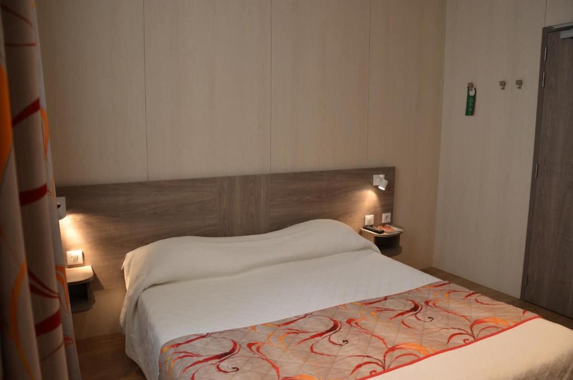 Brit Hotel Confort Le Revest Sainte-Maxime Luaran gambar