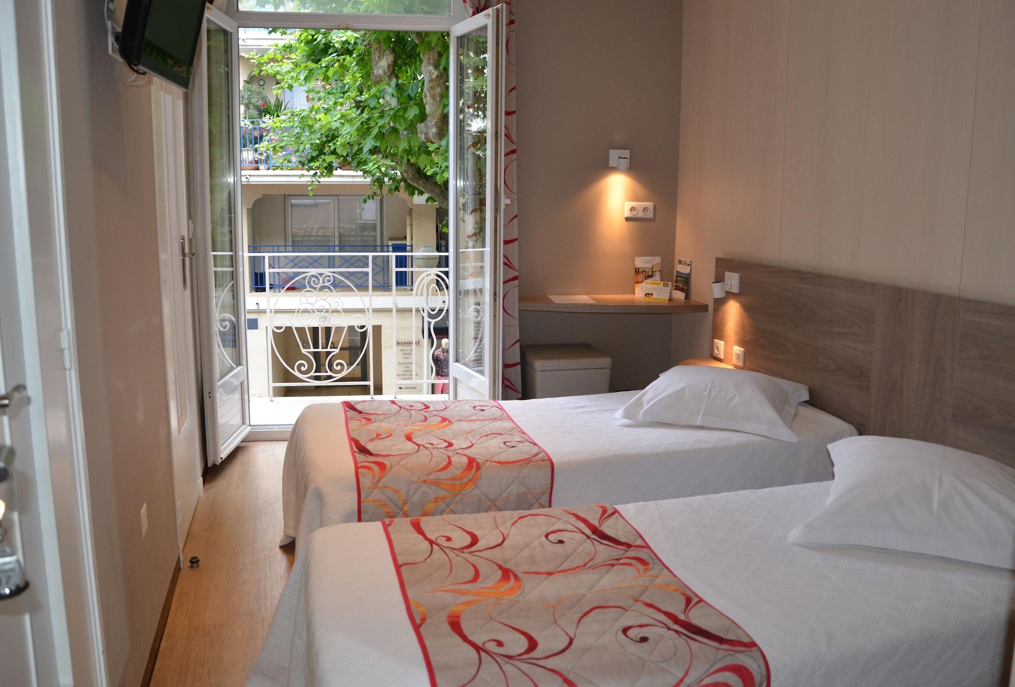 Brit Hotel Confort Le Revest Sainte-Maxime Luaran gambar