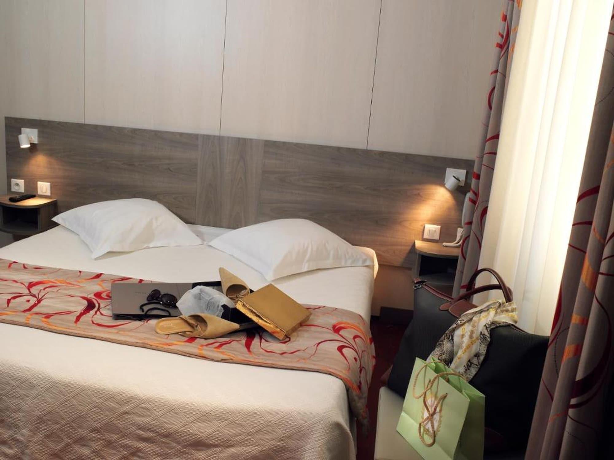 Brit Hotel Confort Le Revest Sainte-Maxime Luaran gambar