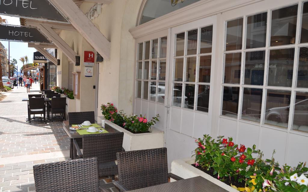 Brit Hotel Confort Le Revest Sainte-Maxime Luaran gambar
