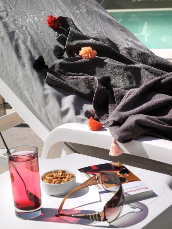 Brit Hotel Confort Le Revest Sainte-Maxime Luaran gambar