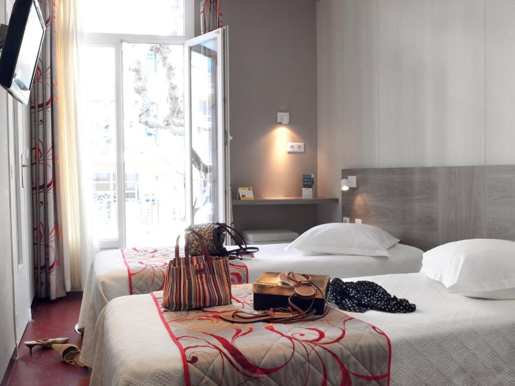 Brit Hotel Confort Le Revest Sainte-Maxime Bilik gambar