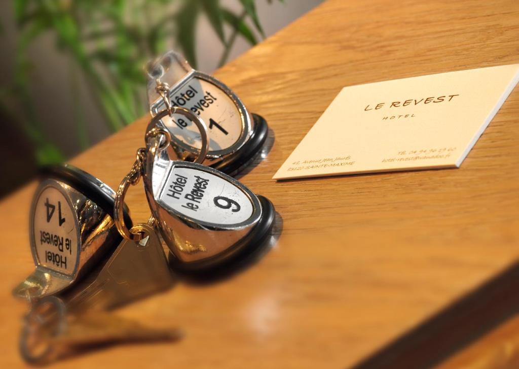 Brit Hotel Confort Le Revest Sainte-Maxime Luaran gambar