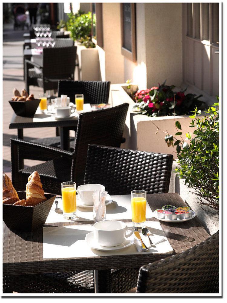Brit Hotel Confort Le Revest Sainte-Maxime Luaran gambar