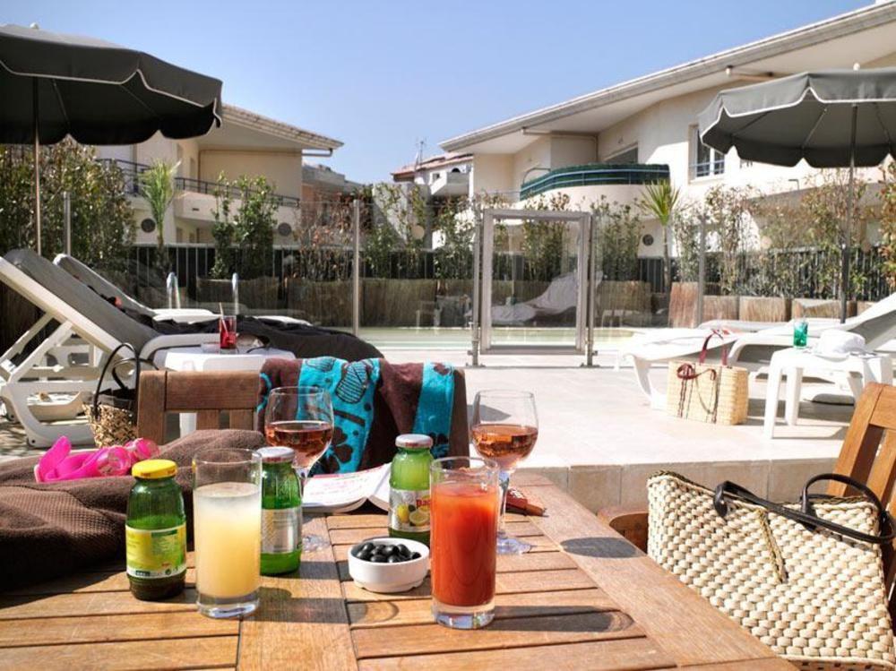 Brit Hotel Confort Le Revest Sainte-Maxime Luaran gambar